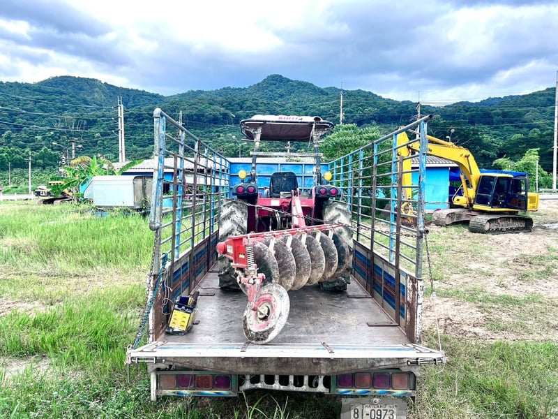 ISUZU FRR 210 ลงเครื่องนอก 240 แรง แจ้งลงเล่มแล้ว ISUZU FRR 210 ลงเครื่องนอก 240 แรง แจ้งลงเล่มแล้ว