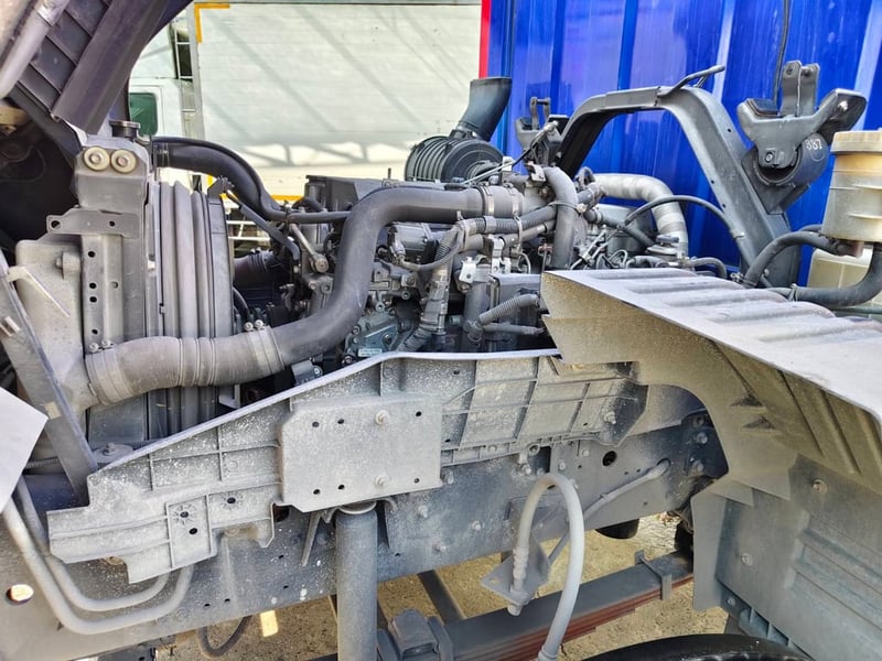 ISUZU FTR 240 ปี2565 ตู้ 10 บาน ISUZU FTR 240 ปี2565 ตู้ 10 บาน