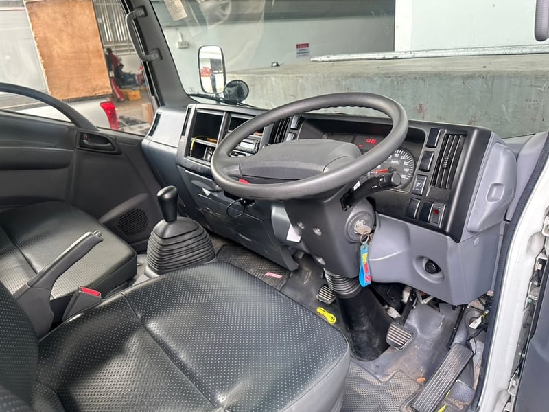 Isuzu NLR 4 ล้อตู้ทึบ ปี64 ไมล์แสนนิดๆ (เจ้าของขายเอง)