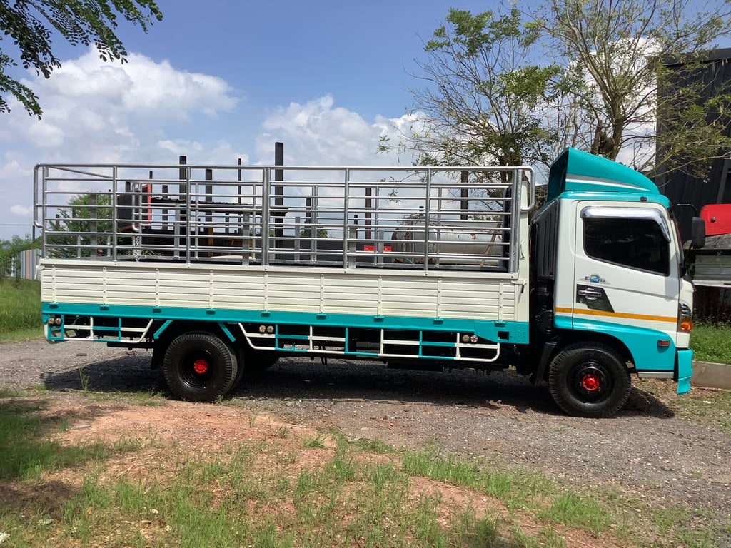 Hino 6 ล้อรั้ว (เมก้า150แรง) ยูโร2 ปี47 ยาว5.5ม. Hino 6 ล้อรั้ว (เมก้า150แรง) ยูโร2 ปี47 ยาว5.5ม.