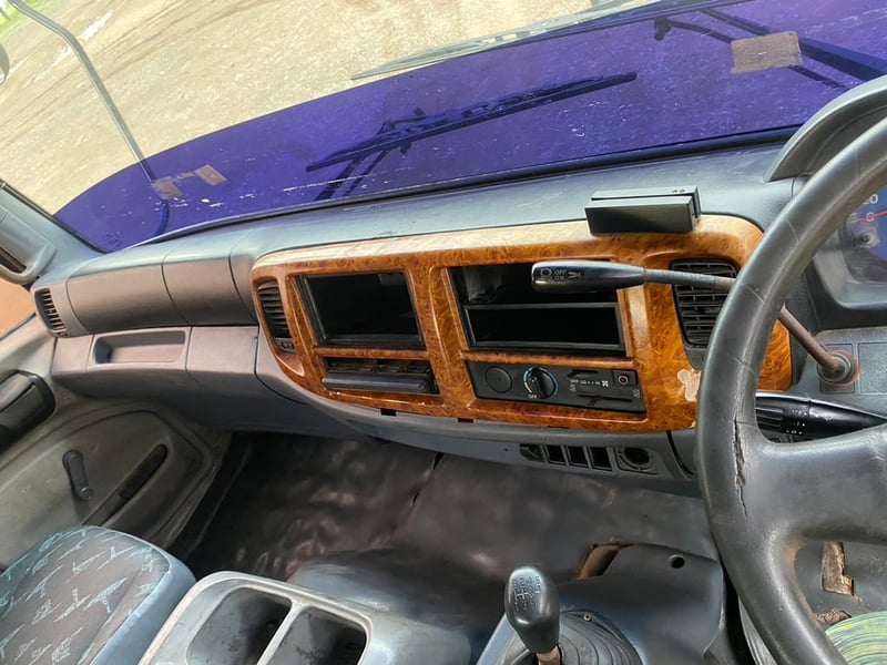 ฮีโน่เมก้า หัวลาก 320แรง ปี 2547 ราคา 520,000 บาท