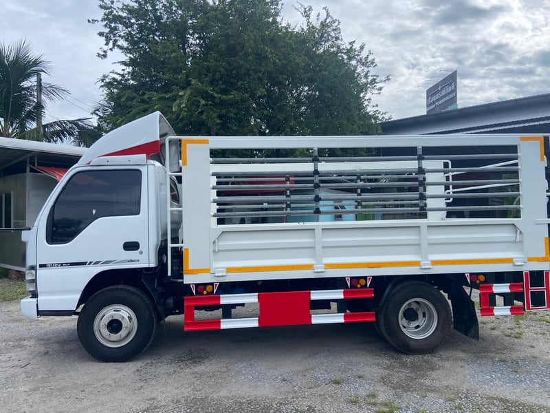 6ล้อ กระบะคอก ISUZU NQR 175แรง กระบะยาว 4.10 เมตร  