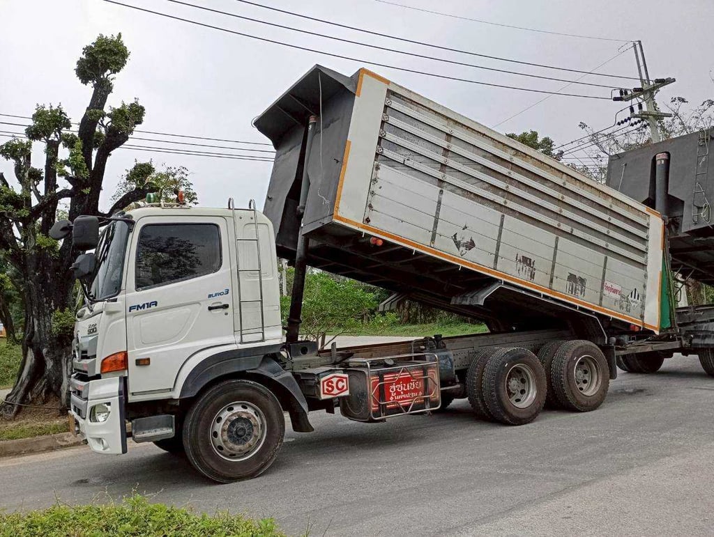 HINO Victor 500 EURO 3 ทะเบียน 71-1211 พ่วง 71-1145