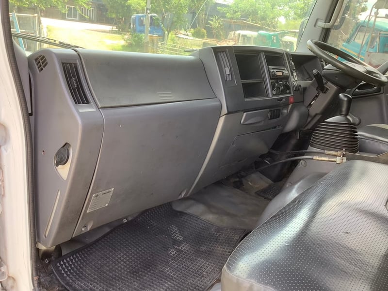 6ล้อIsuzu NPR150แรง ปี 57 ดั้มพ์ 