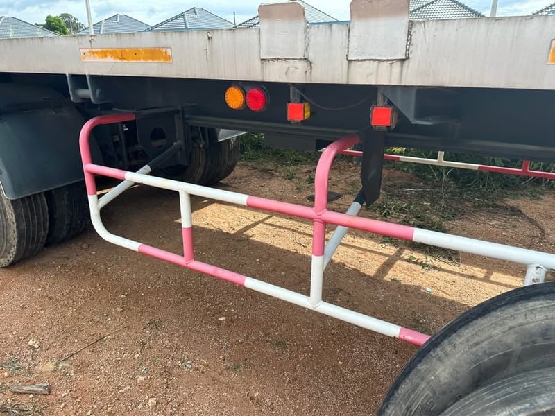 หางพื้นเรียบสามเพลาRCK ปี51 ราคา 165,000 บาท หางพื้นเรียบสามเพลาRCK ปี51 ราคา 165,000 บาท