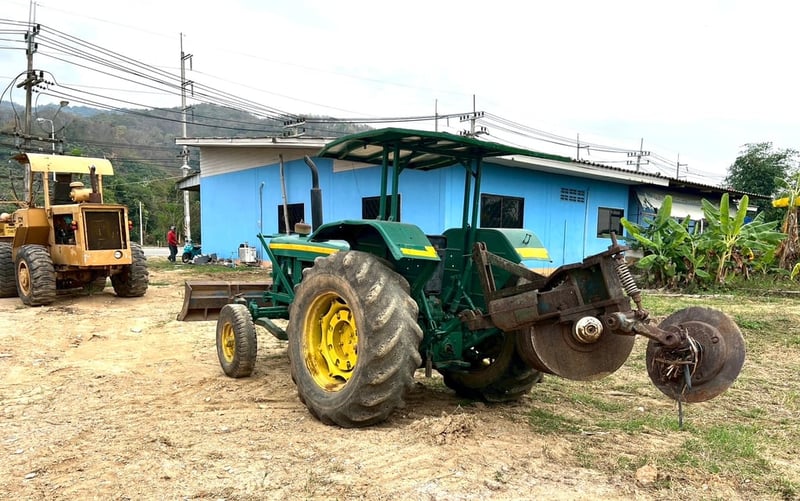 JOHN DEERE พร้อมใช้งาน ราคาถูก JOHN DEERE พร้อมใช้งาน ราคาถูก
