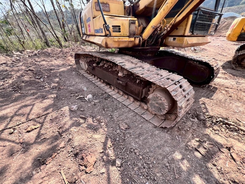 KOMATSU 210-8 mo กล้องหลัง ไฟฟ้าครบ รถพร้อมทำงาน เอกสารเล่มทะเบียน 