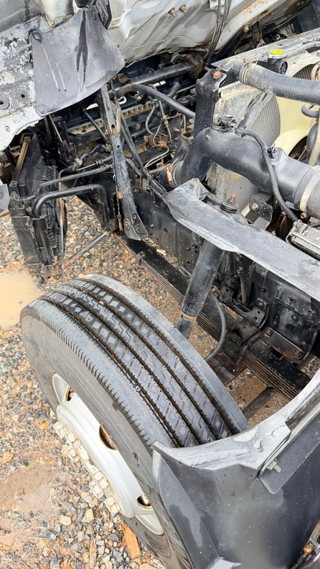 Isuzu 6 ล้อ  NPR150 แรง ปี 57 