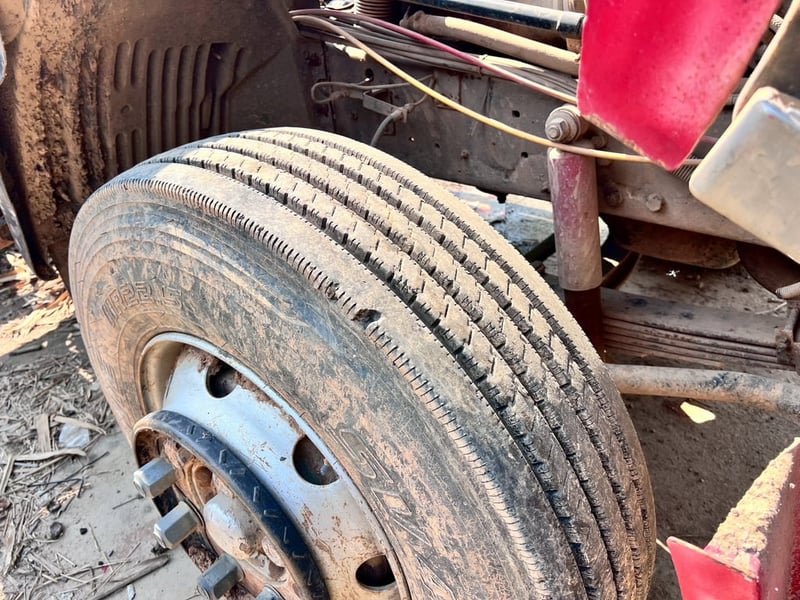 HINO หัวลาก 2 เพลา หัวพร้อมหาง เครื่อง EP100 เทอร์โบ 285 แรง หาง 2 คาน บันไดไฮดรอริก มีเล่ม HINO หัวลาก 2 เพลา หัวพร้อมหาง เครื่อง EP100 เทอร์โบ 285 แรง หาง 2 คาน บันไดไฮดรอริก มีเล่ม