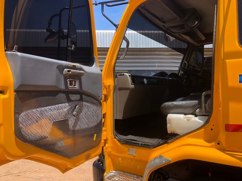 นิสสัน 6ล้อ PKB220แรง ยูโร2 รถขยะ ปี45 ราคา 650,000 บาท