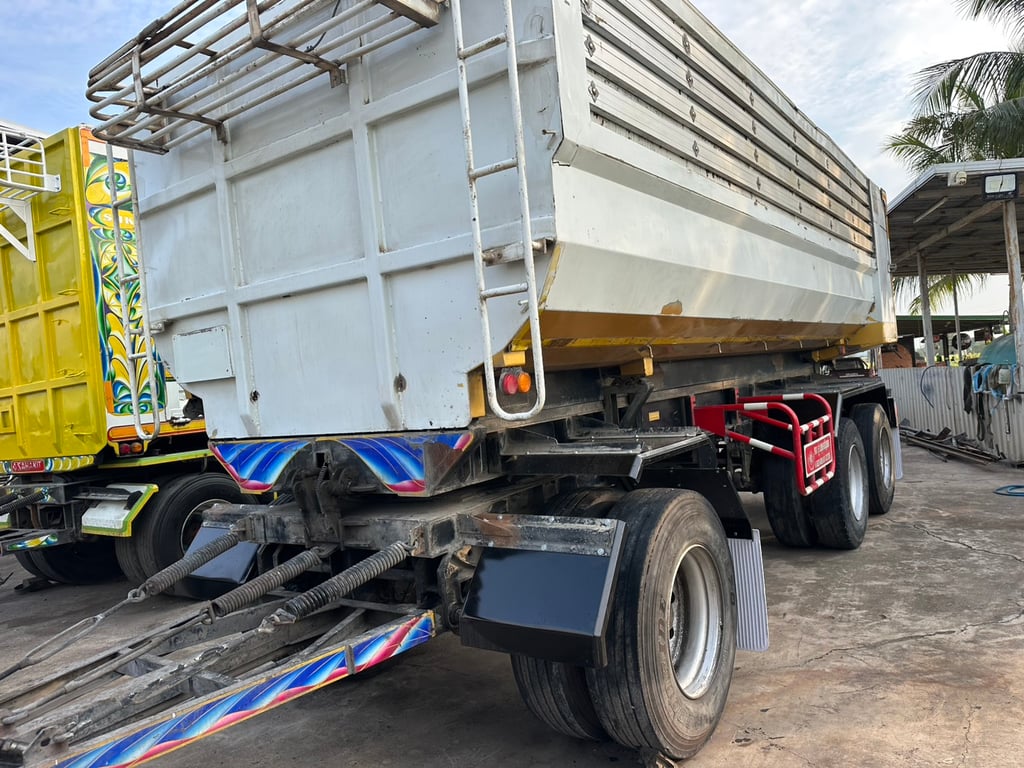 ISUZU FXZ360 ปี 61 10 น๊อต มือเดียวป้ายแดง  กระบะท้องเรือ ใส่ได้ 31 ตัน  