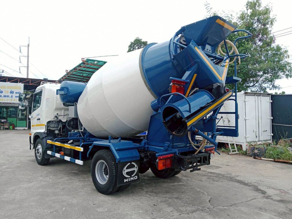 Hino 6 ล้อ FC9J175แรง ปี65 โม่ปูน 3.5 คิว ราคา1,250,000บาท Hino 6 ล้อ FC9J175แรง ปี65 โม่ปูน 3.5 คิว ราคา1,250,000บาท