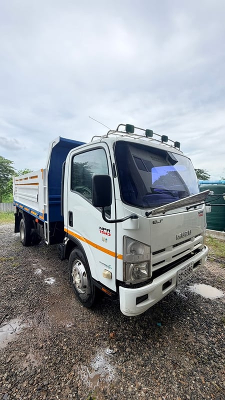 Isuzu 6 ล้อ  NPR150 แรง ปี 57 