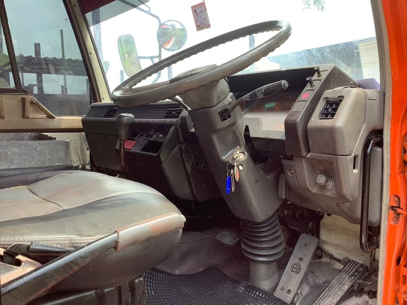 MITSUBISHI FK 457 225แรง ปี45 MITSUBISHI FK 457 225แรง ปี45