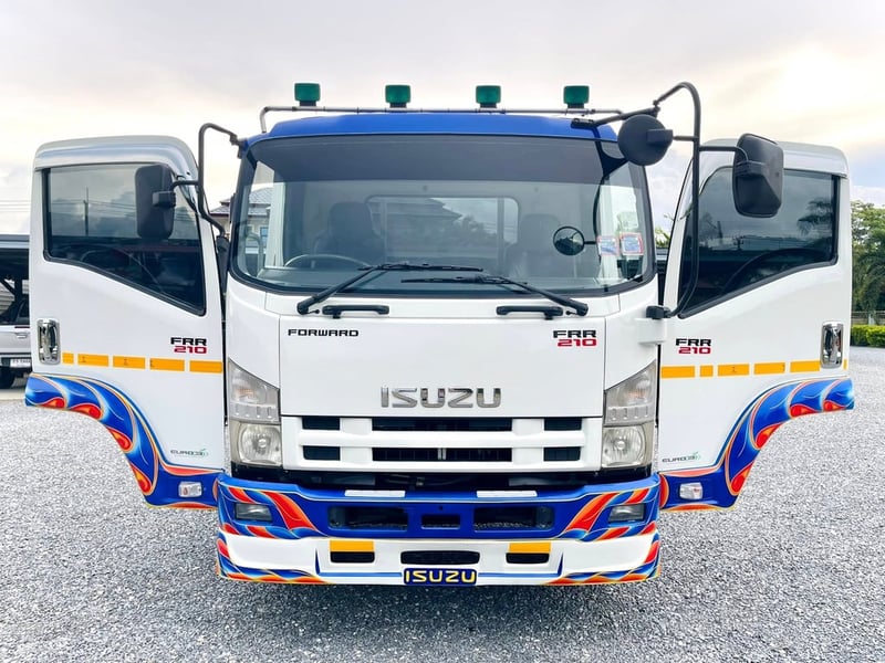 6 ล้อ ISUZU FRR 210 แรงเทอร์โบ ปี 2554 ยาว 5.60 กว้าง 2.45 เมตร 