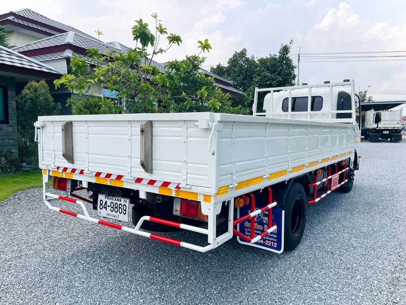 6 ล้อ ISUZU หัวตึก NPR 150 แรงเทอร์โบ ปี 2557 กระบะยาว 5 เมตร 6 ล้อ ISUZU หัวตึก NPR 150 แรงเทอร์โบ ปี 2557 กระบะยาว 5 เมตร