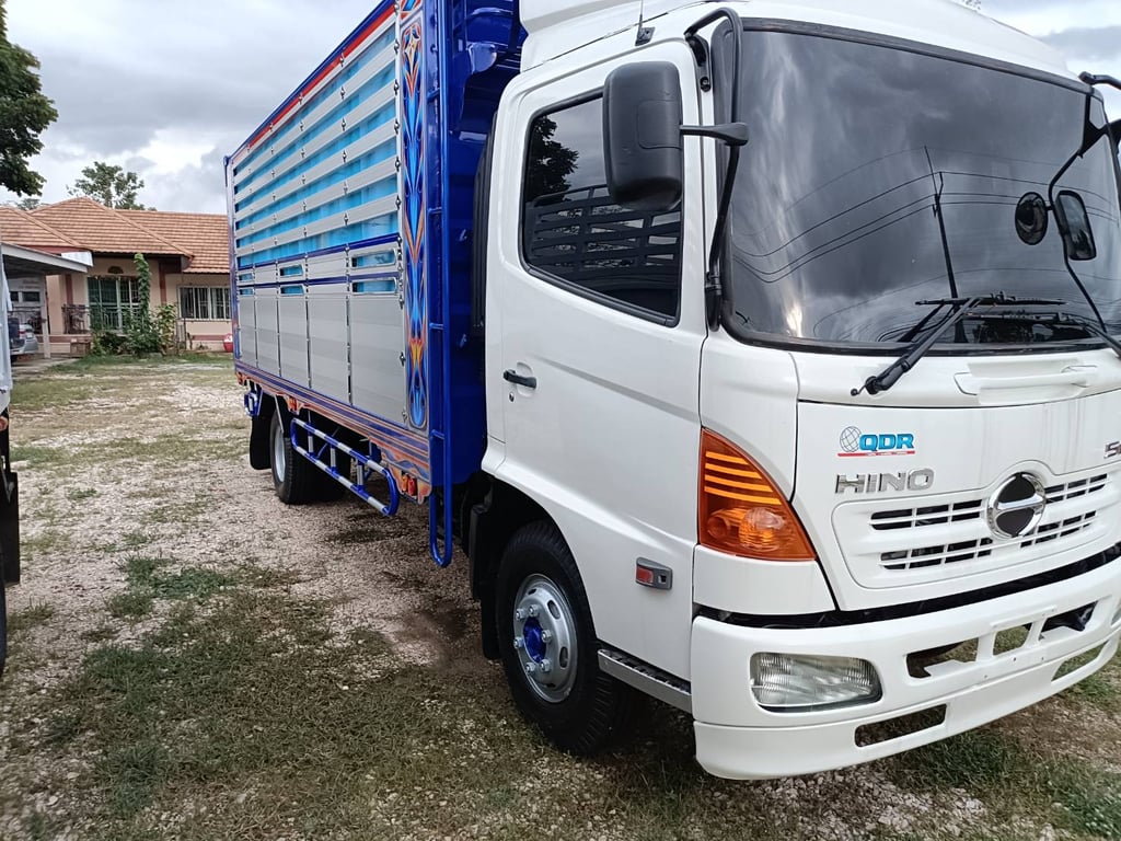 Hino 6 ล้อ 144แรง กะบะคอกยาว 5.30 เมตร