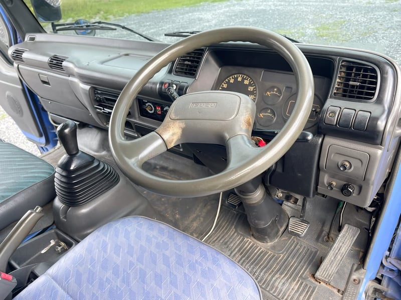 6 ล้อตู้แห้ง ISUZU NQR ปี 2547 เครื่อง 150