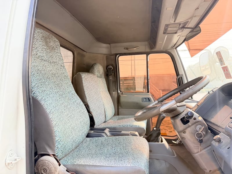 HINO FC4J ปี45 หัวคัชซี เครื่อง JO5C turbo 150แรง  ตัวรถยาว 5.50 เมตร 