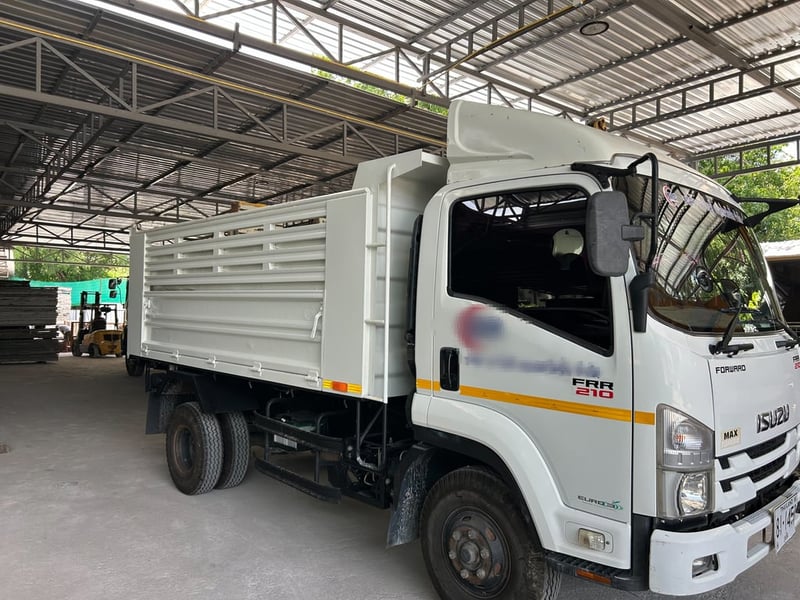 Isuzu 6 ล้อ FRR210 ดั้มพ์ 3 มิตร 5 คิว ปี63 Isuzu 6 ล้อ FRR210 ดั้มพ์ 3 มิตร 5 คิว ปี63