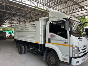 Isuzu 6 ล้อ FRR210 ดั้มพ์ 3 มิตร 5 คิว ปี63 Isuzu 6 ล้อ FRR210 ดั้มพ์ 3 มิตร 5 คิว ปี63