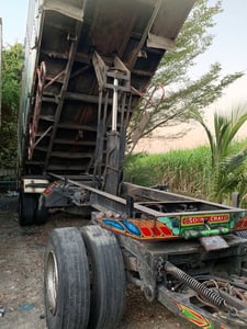 ISUZU deca 270 รถบรรทุก 12ล้อ ดั้มพ์แม่-ลูก ปี2004