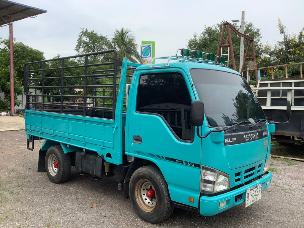 Isuzu 4 ล้อ NKR100แรง คอก ปี51 ราคา 295,000 บาท