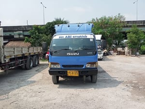 Isuzu NPR133 แรง ปี 46 (เจ้าของขายเอง) ยาว 5.5 ม. Isuzu NPR133 แรง ปี 46 (เจ้าของขายเอง) ยาว 5.5 ม.