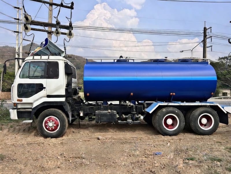 รถบรรทุกน้ำ NISSAN เครื่อง 225 แรง สองเพลา ปี 34 รถบรรทุกน้ำ NISSAN เครื่อง 225 แรง สองเพลา ปี 34