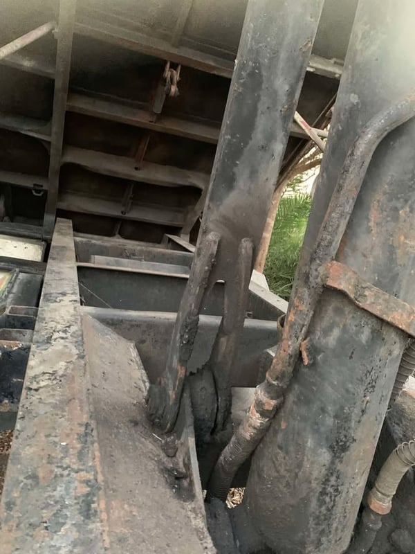 ISUZU deca 270 รถบรรทุก 12ล้อ ดั้มพ์แม่-ลูก ปี2004