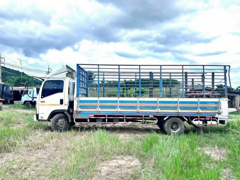 ISUZU FRR 210 ลงเครื่องนอก 240 แรง แจ้งลงเล่มแล้ว ISUZU FRR 210 ลงเครื่องนอก 240 แรง แจ้งลงเล่มแล้ว