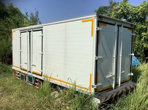 ตู้แห้ง 4 บาน (เมก้า) ยาว5.8 รวมบันได ราคา 150,000 บาท ตู้แห้ง 4 บาน (เมก้า) ยาว5.8 รวมบันได ราคา 150,000 บาท