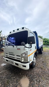 Isuzu 6 ล้อ  NPR150 แรง ปี 57 