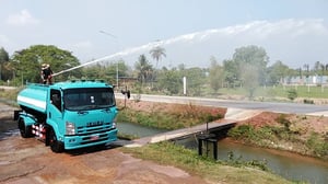 Isuzu FRR210 6 ล้อ ยูโร3 ปี52  รถน้ำ 6,000 ลิตร