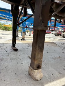 หางแท็งค์น้ำมัน 2 เพลา ปี40 ราคา 250,000 บาท 