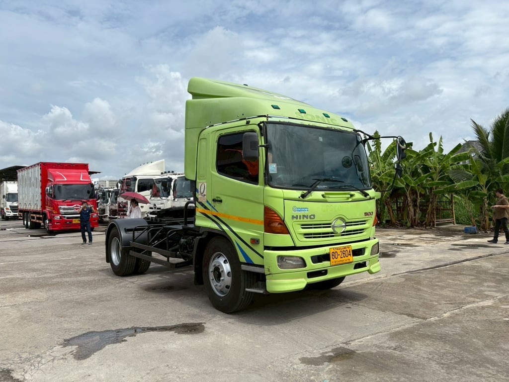 หัวลาก 6 ล้อ #HINO #FG8J 212 ปี 55 มี 3 คัน หัวลาก 6 ล้อ #HINO #FG8J 212 ปี 55 มี 3 คัน