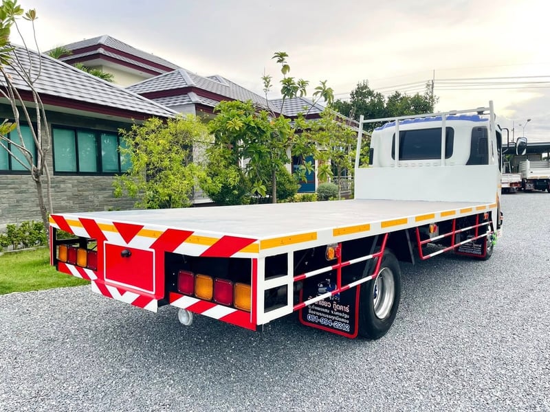 6 ล้อ ISUZU FRR 210 แรงเทอร์โบ ปี 2554 ยาว 5.60 กว้าง 2.45 เมตร 