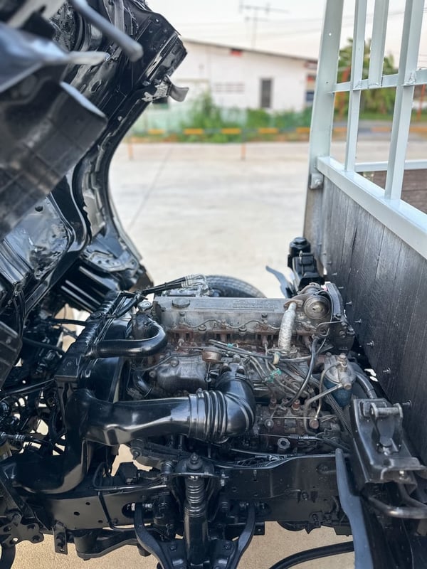  ISUZU NKR หัวการ์ตูน กระบะคาร์โก้เปิดได้ 3 ด้าน เครื่อง 120 แรง