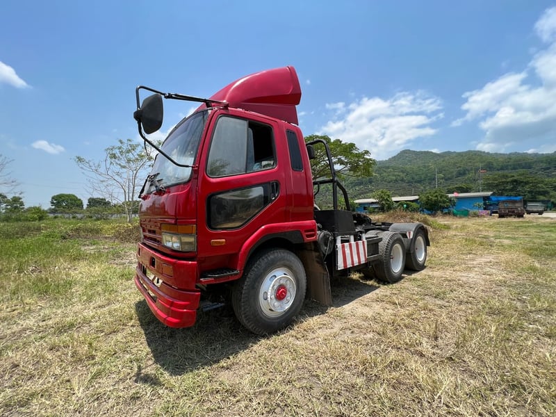 หัวลาก HINO 2 เพลา 285 แรง เทอร์โบ  6 เกียร์  หัว M6 ลงเล่มแล้ว ทะเบียน ม.79 