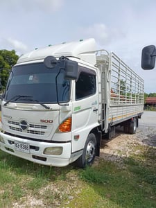 Hino 6 ล้อคอก 175 แรง ปี56 กระบะยาว 6.50 เมตร Hino 6 ล้อคอก 175 แรง ปี56 กระบะยาว 6.50 เมตร