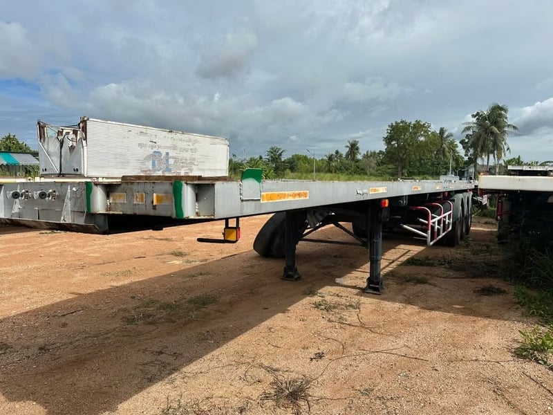 หางพื้นเรียบสามเพลาRCK ปี51 ราคา 180,000 บาท 