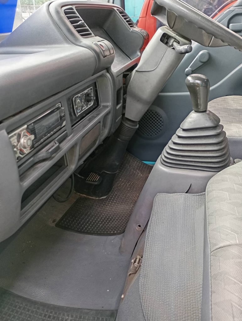 Isuzu 4 ล้อ NKR100แรง คอก ปี51 ราคา 295,000 บาท