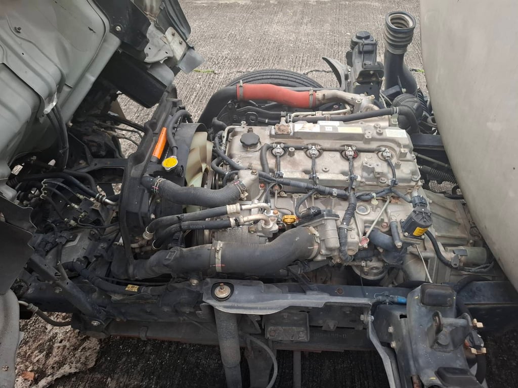 Isuzu 6 ล้อ ISUZU NMR 130 รถดูดสิ่งปฎิกูล (เจ้าของขายเอง)