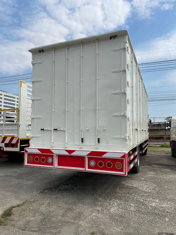 6 ล้อ FTR240 ปี 60 ตู้ทึบ 10 บาน  