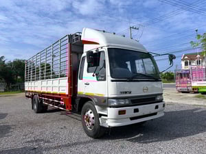 HINO  FF1J ปี43 ยาว 7.20 เมตร  รถบรรทุก 6ล้อ กระบะคอกสูง
