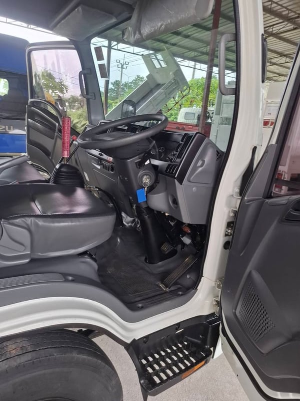 ISUZU NMR130 ปี64 ดั้มพ์ ราคา 750,000 บาท  