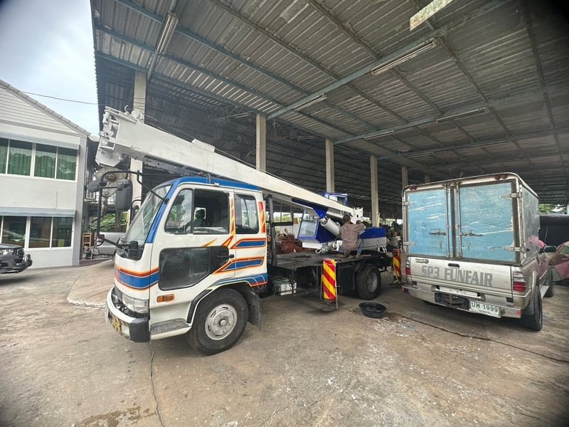 Nissan 6 ล้อเครน 7 ตัน  ราคา  550,000