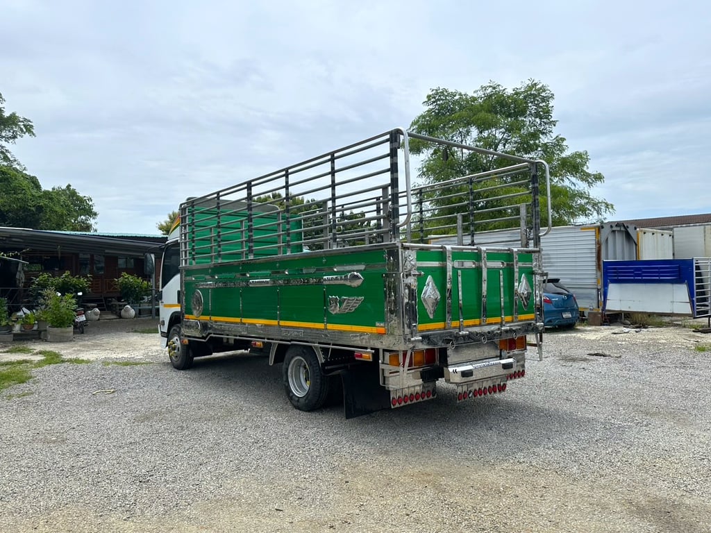 ISUZU NPR150 ปี53 กระบะยาว 5 เมตร เครื่อง 4HK1 150 แรงม้า ราคา 625,000 บาท 