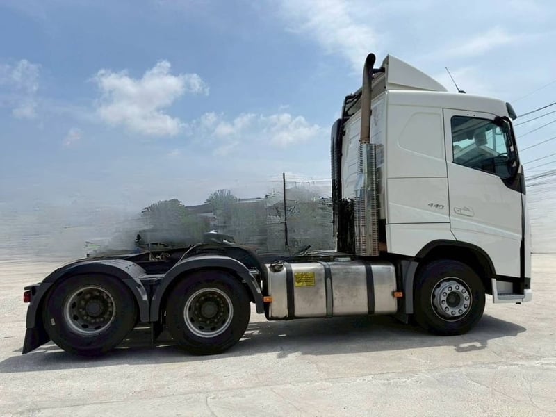 Volvo FH440 ปี 60 ราคา 1,480,000 บาท