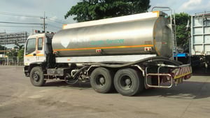 สิบล้ออีซูซุ เดก้า สิบล้อเพลา เดียว ราคา 560,000 บาท